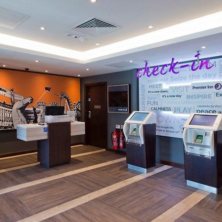 Premier Inn Sevenoaks Exterior foto